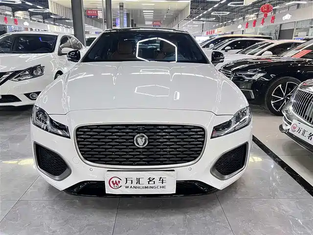 Jaguar XFL 2024 2.0 T P 300 4 WD