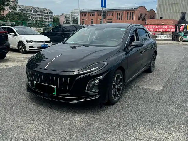 Hongqi E-QM 5 2021
