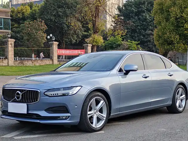 Volvo S90 2018 T 4