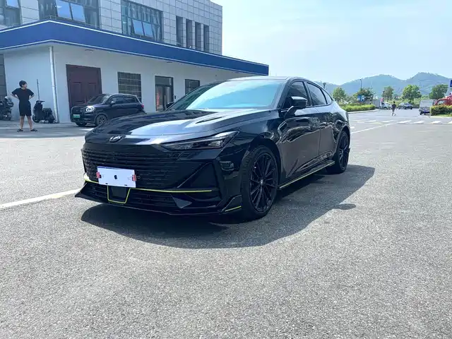 Changan UNI-V 2022 1.5 T
