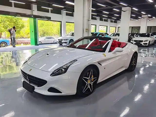 Ferrari California 2015 3.9 T Standard