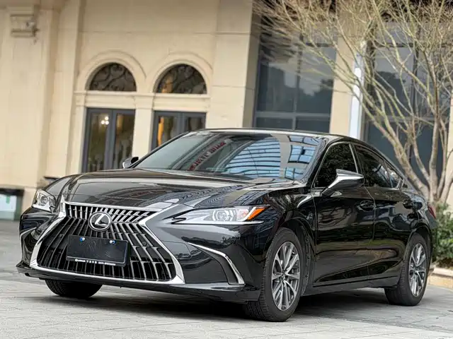 Lexus ES 2022 300h