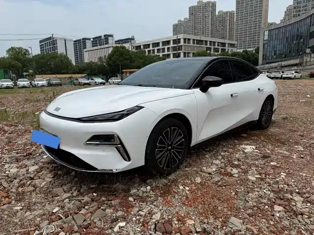 Geely Galaxy 8 2025 130km EM-i