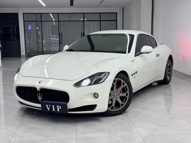 Maserati Gran 2013 4.2 L AT