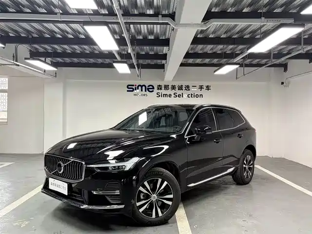 Volvo XC60 2024 B 5 4 WD