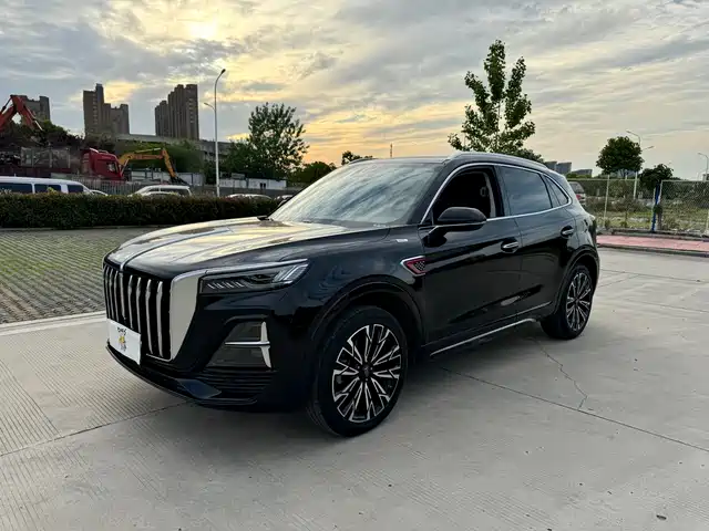 Hongqi HS5 2023 2.0 T 4 WD Pro