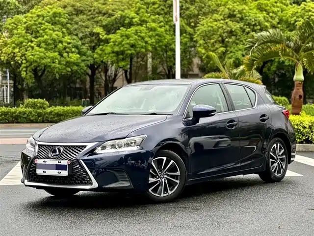 Lexus CT 2017 CT 200h V