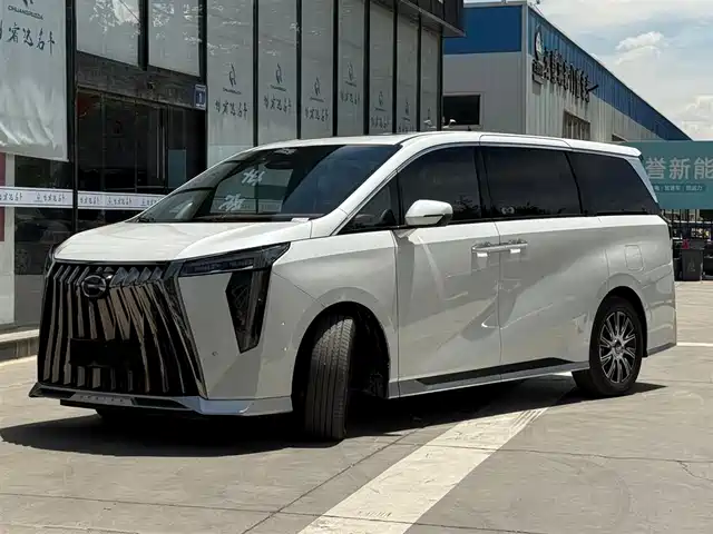 Trumpchi M 8 2026