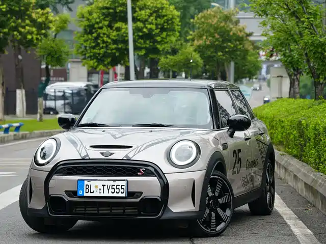 MINI Hatch