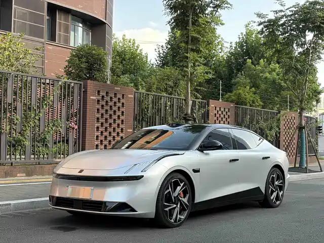 Lynk & Co Z 10 2024 95k Wh 702km 4 WD Ultra