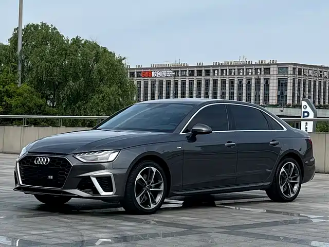 Audi A4L 2022 40 TFSI