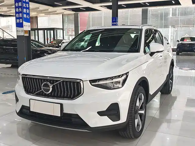 Volvo XC40 2024 B 4 4 WD