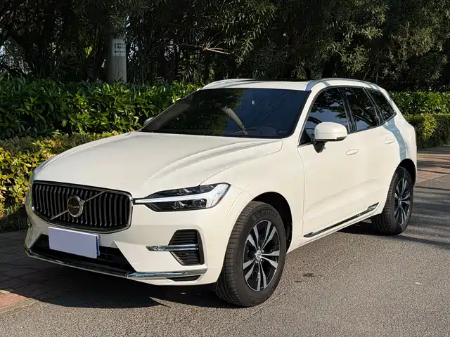 Volvo XC60 2023 B 5 4 WD