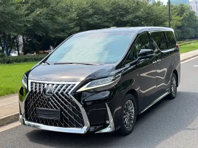 Lexus LM 2020 300h