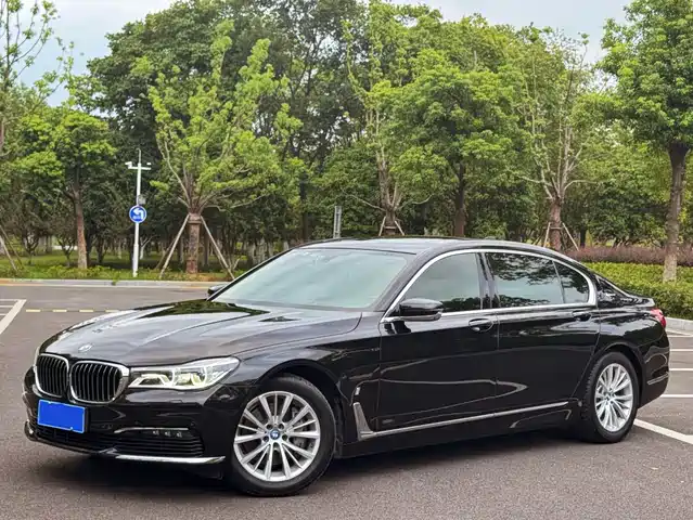 BMW 7-Series 2018 740 Le x Drive