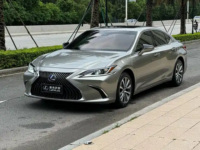 Lexus ES 2020 300h