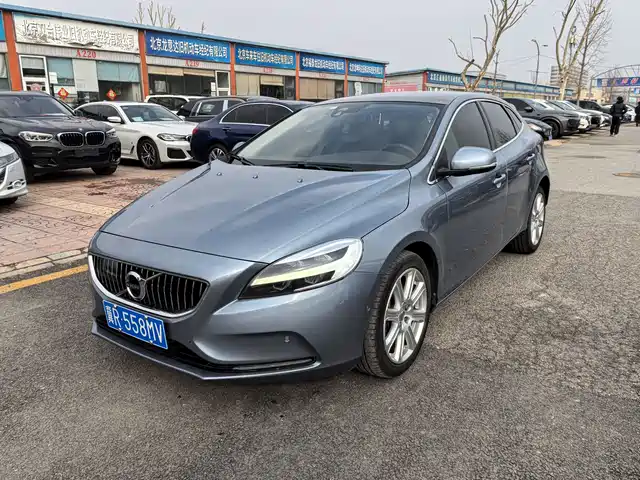 Volvo V40 2018 T 3