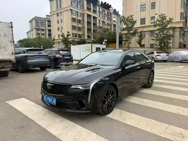 Cadillac CT 4 2022 28 T
