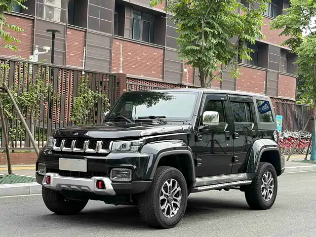 BAIC BJ 40 2023 2.0 T AT 4 WD