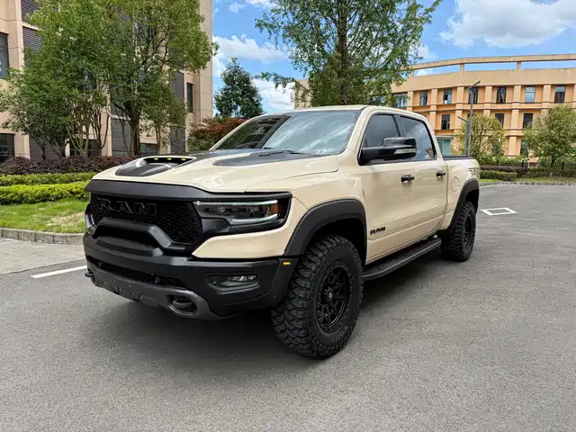 RAM Trucks 2020 5.7 L AT