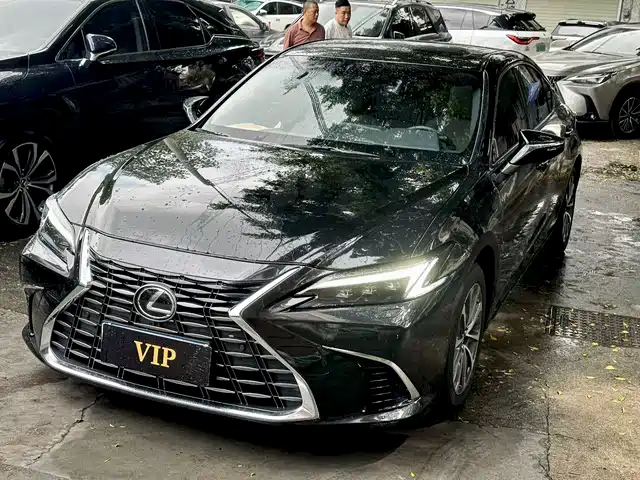 Lexus ES 2025 300h