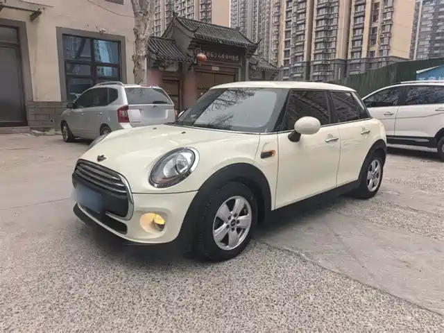 MINI Hatch