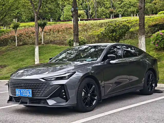 Changan UNI-V 2023 1.5 T Premium