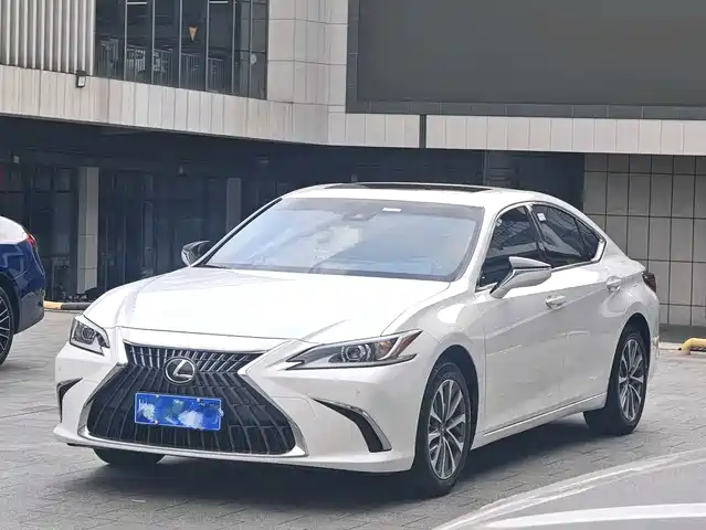 Lexus ES 2023 200