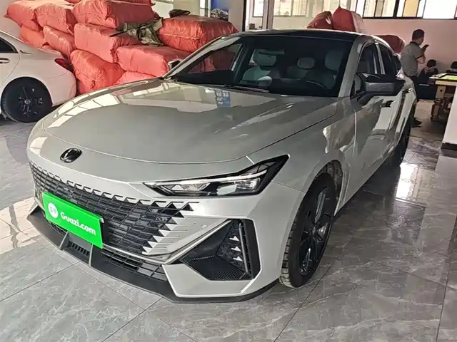Changan UNI-V 2022 1.5 T Premium