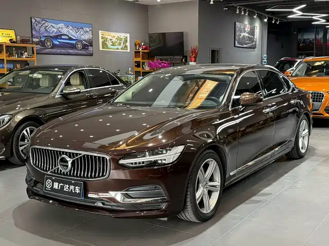 Volvo S90 2019 T 4