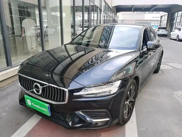 Volvo S60 2022 B 4
