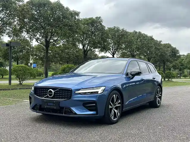 Volvo V60 2021 B 5