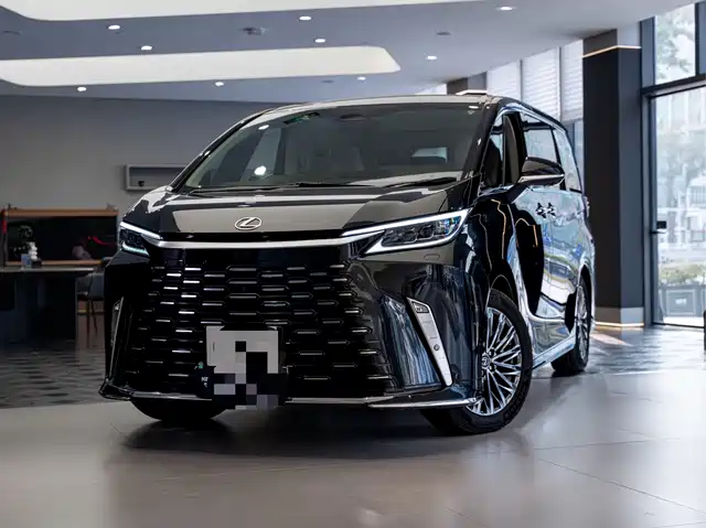 Lexus LM 2023 500h