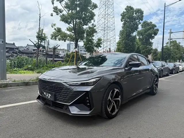 Changan UNI-V 2022 1.5 T Premium
