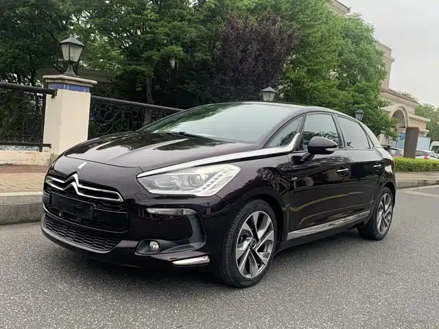 DS 5 2014 1.6 T THP 200