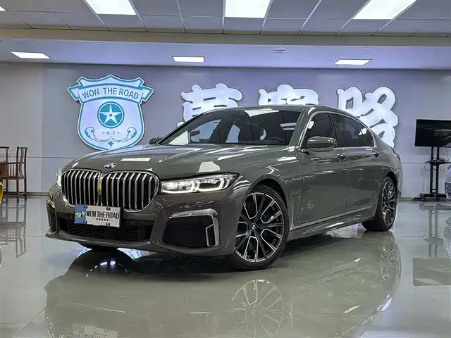 BMW 7-Series 2021 740 Li Leading M