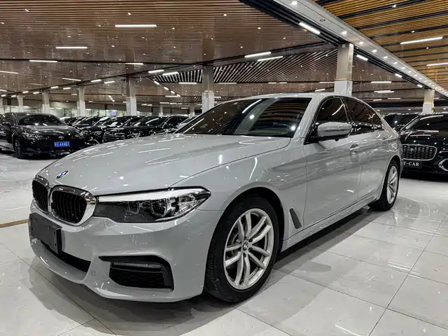 BMW 5-Series 2019 525i M