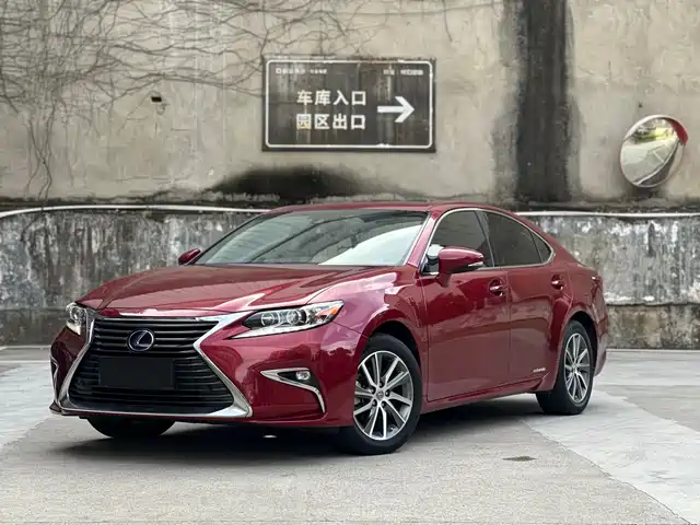 Lexus ES 2015 300h