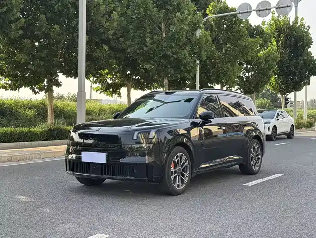 Lynk & Co 900 2025 2.0 T Ultra 6
