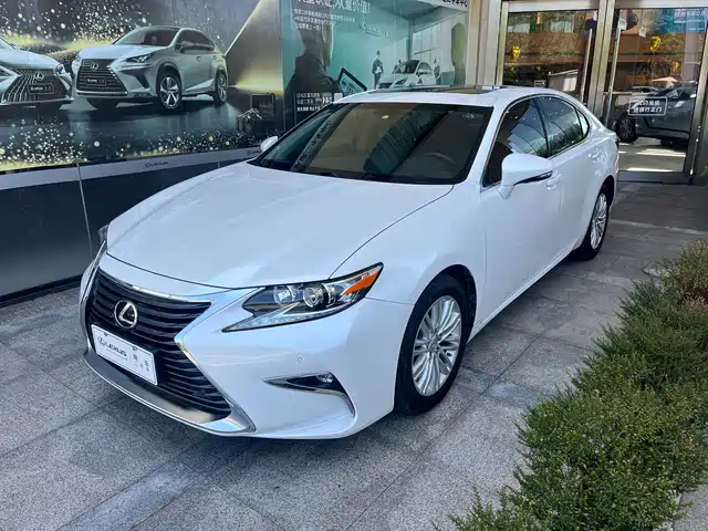 Lexus ES 2015 200