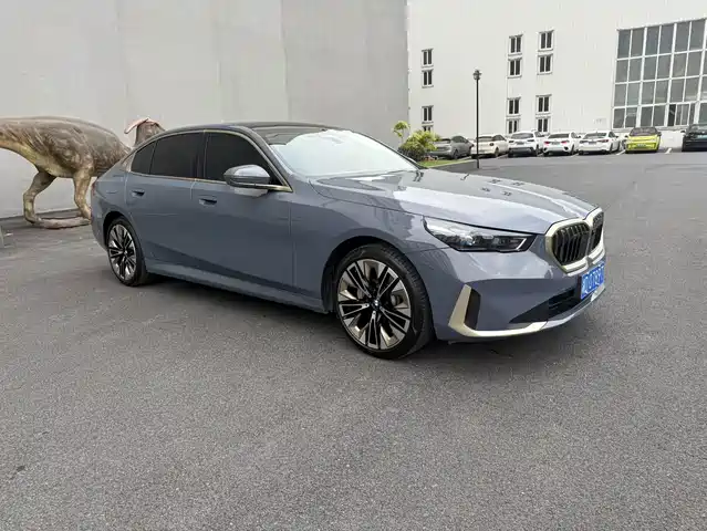 BMW 5-Series 2024 530 Li