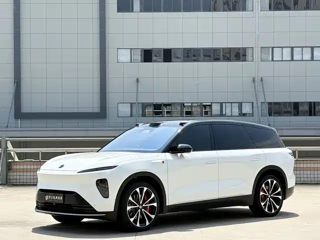 NIO ES8 2023 100k Wh