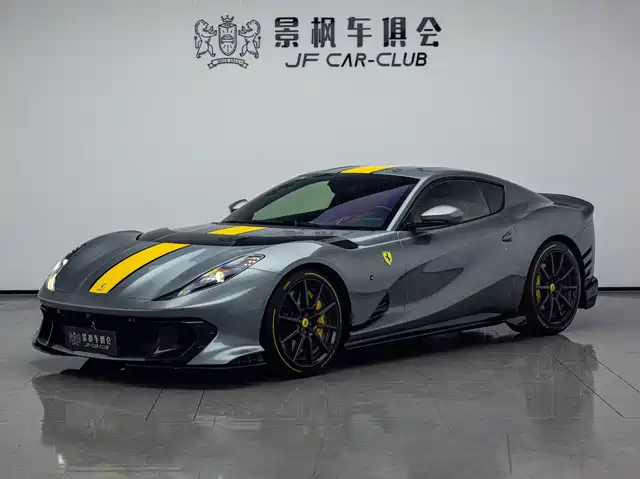 Ferrari 812 2021 6.5 L Competizione