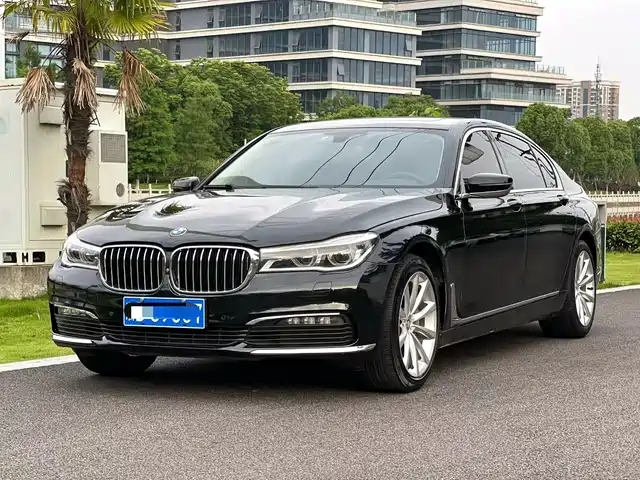 BMW 7-Series 2016 740 Li Leading