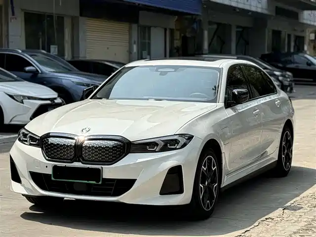 BMW i3 2024 e Drive 40 L