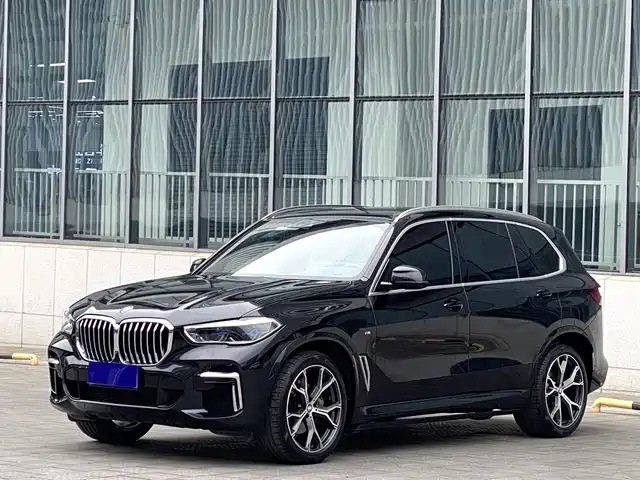 BMW X5 2022 x Drive 40 Li M