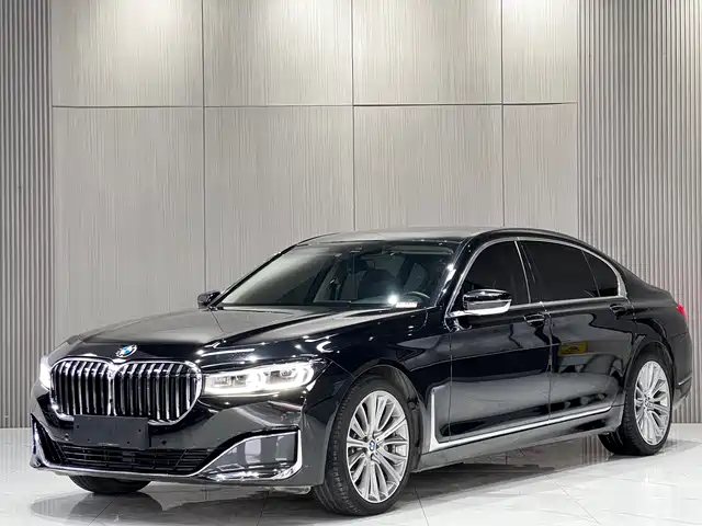 BMW 7-Series 2019 740 Li Leading