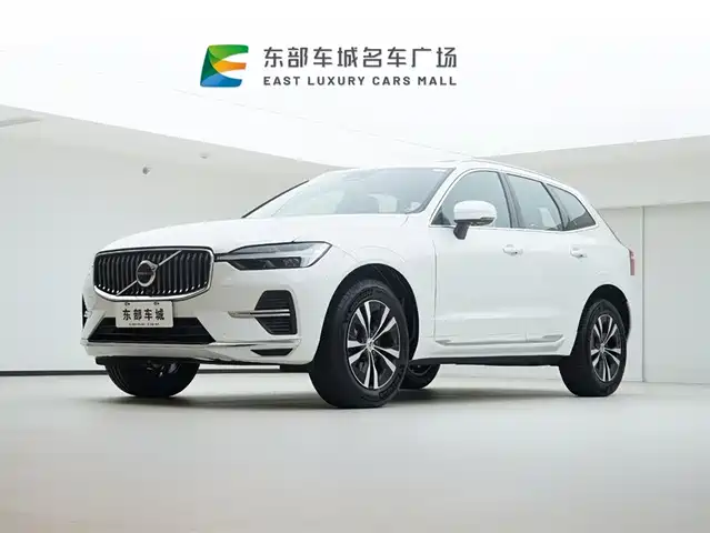 Volvo XC60 2025 B 5 4 WD
