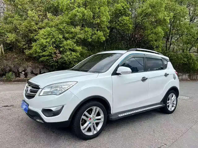 Changan CS35 2016 1.6 L MTLuxury V
