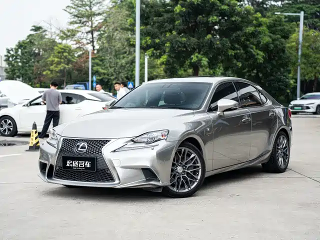 Lexus IS 2015 200t F SPORT
